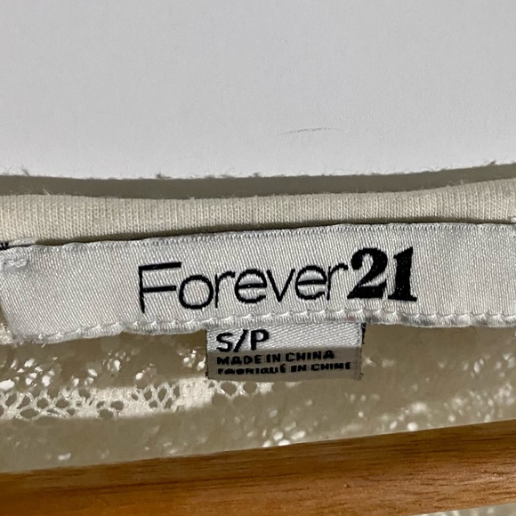 Forever 21 Sheer Ivory Lace Fringe-Hem Crop Top - Picture 4 of 5